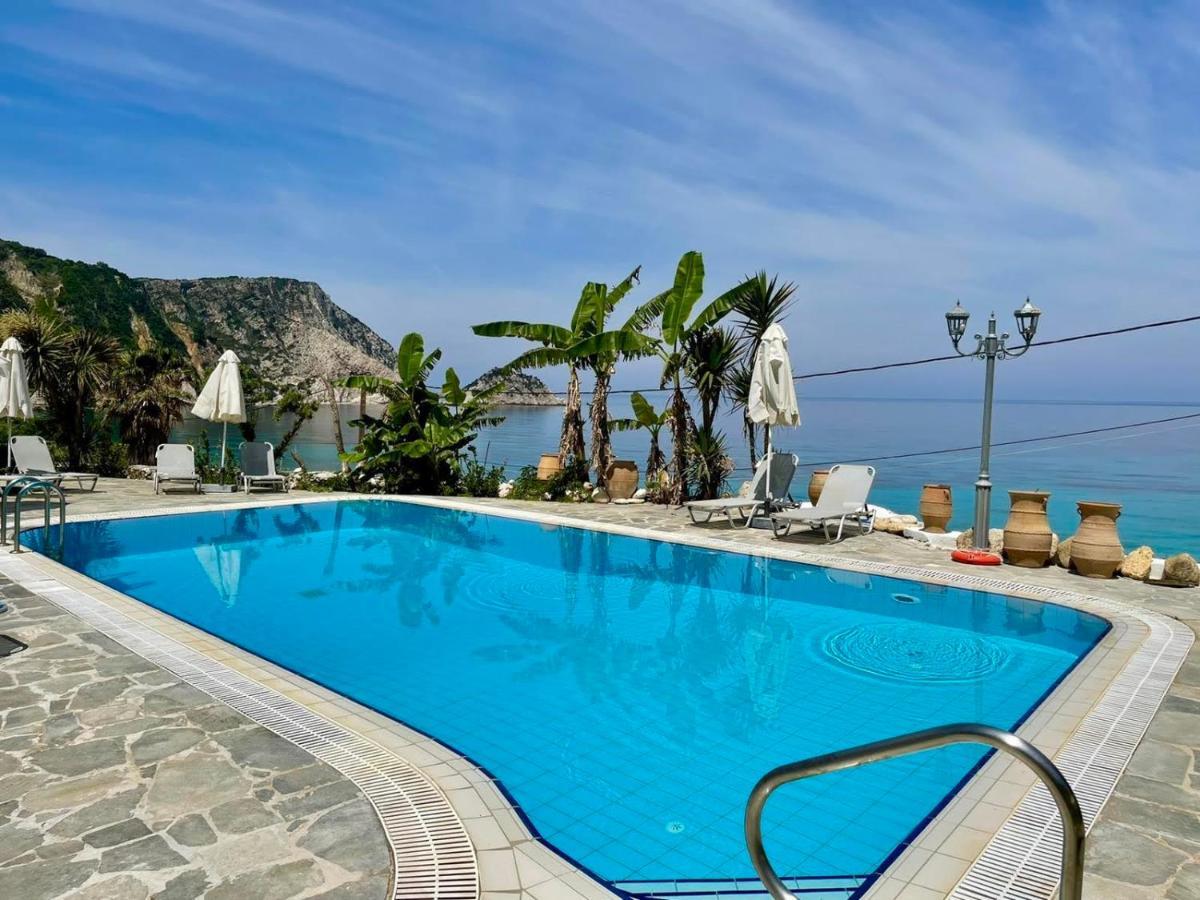 Petani Beach Suites Vóvikesz Kültér fotó